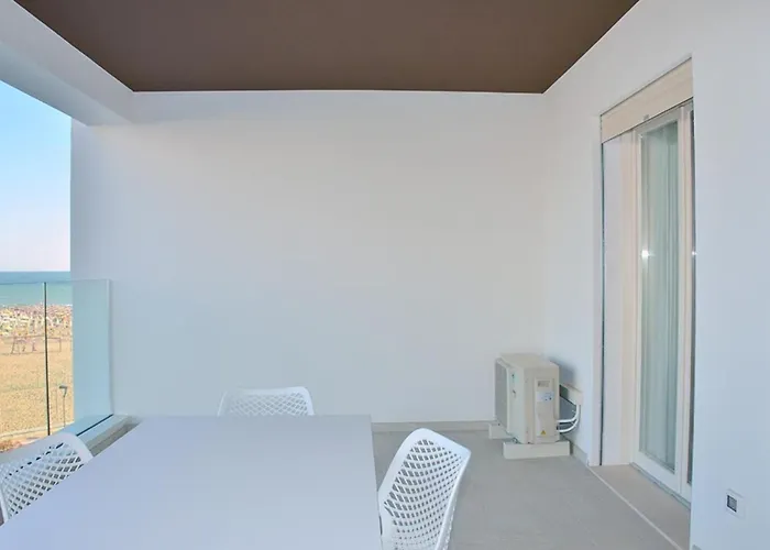 Bright With Terrace And Ocean View 公寓