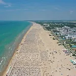 Bright With Terrace And Ocean View Бибионе