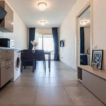 Apartman Bright With Terrace And Ocean View *
